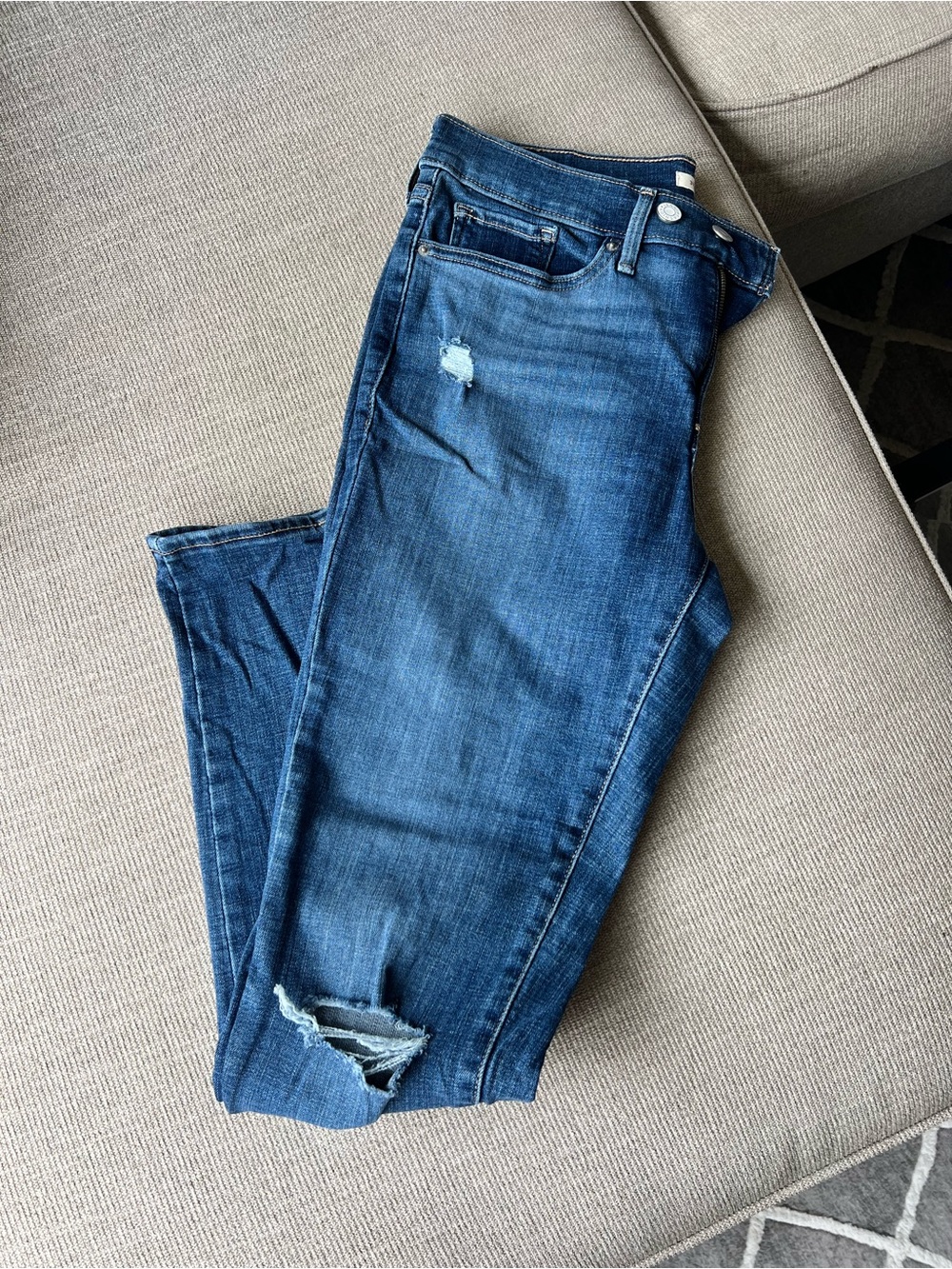 Signature by Levi Strauss Women's Skinny Jeans in Blue with Distressed Knees